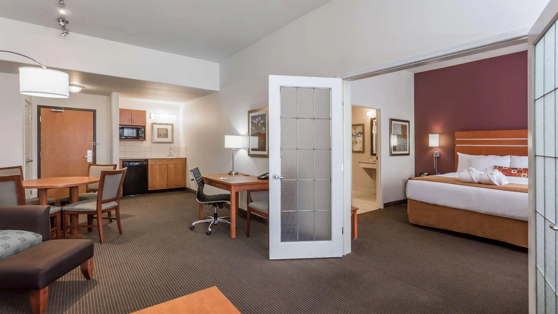 Wingate By Wyndham Calgary South Hotel