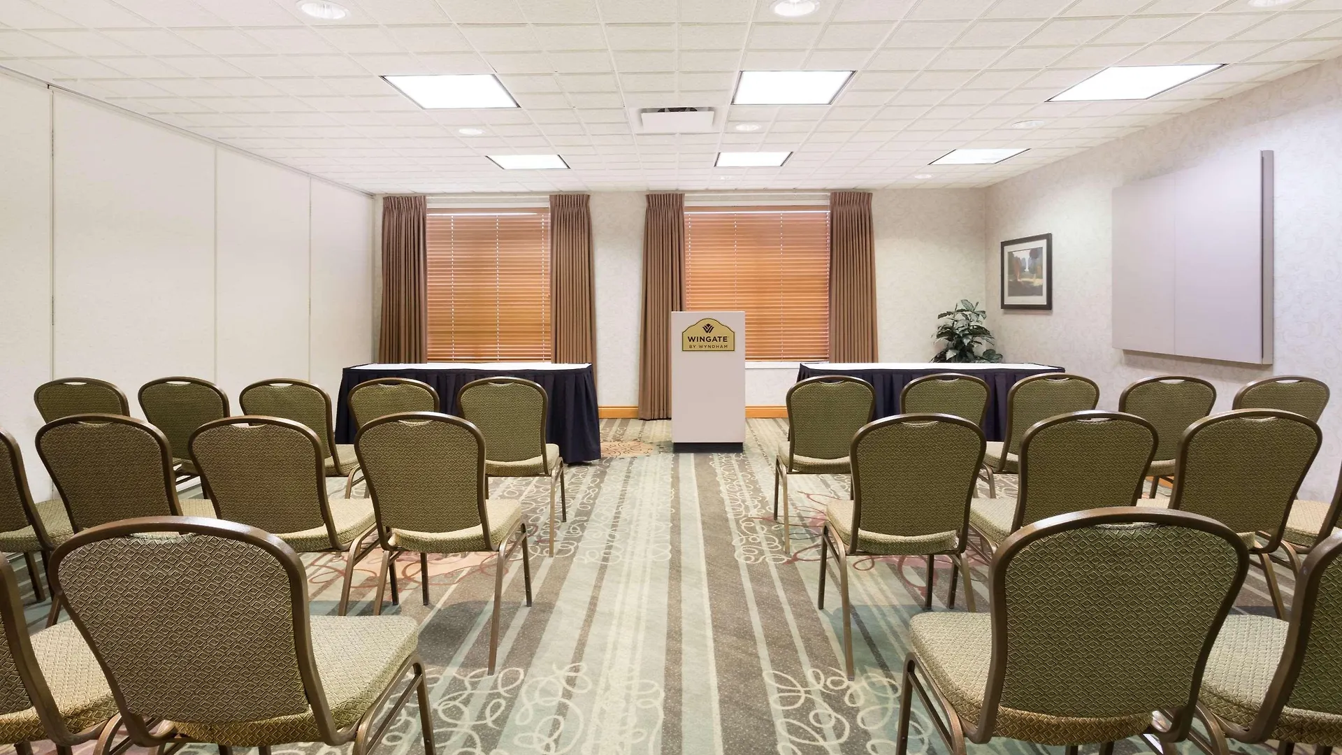Wingate By Wyndham Calgary South Hotel