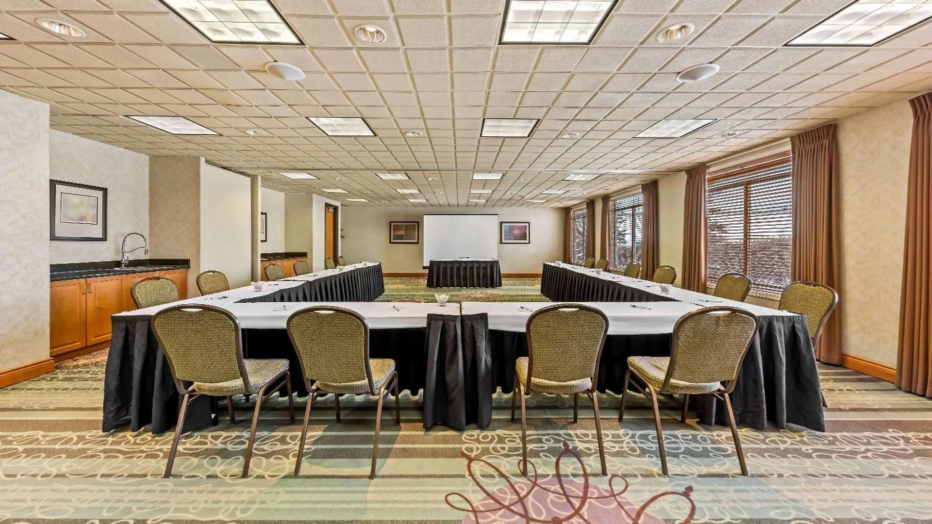Wingate By Wyndham Calgary South Hotel