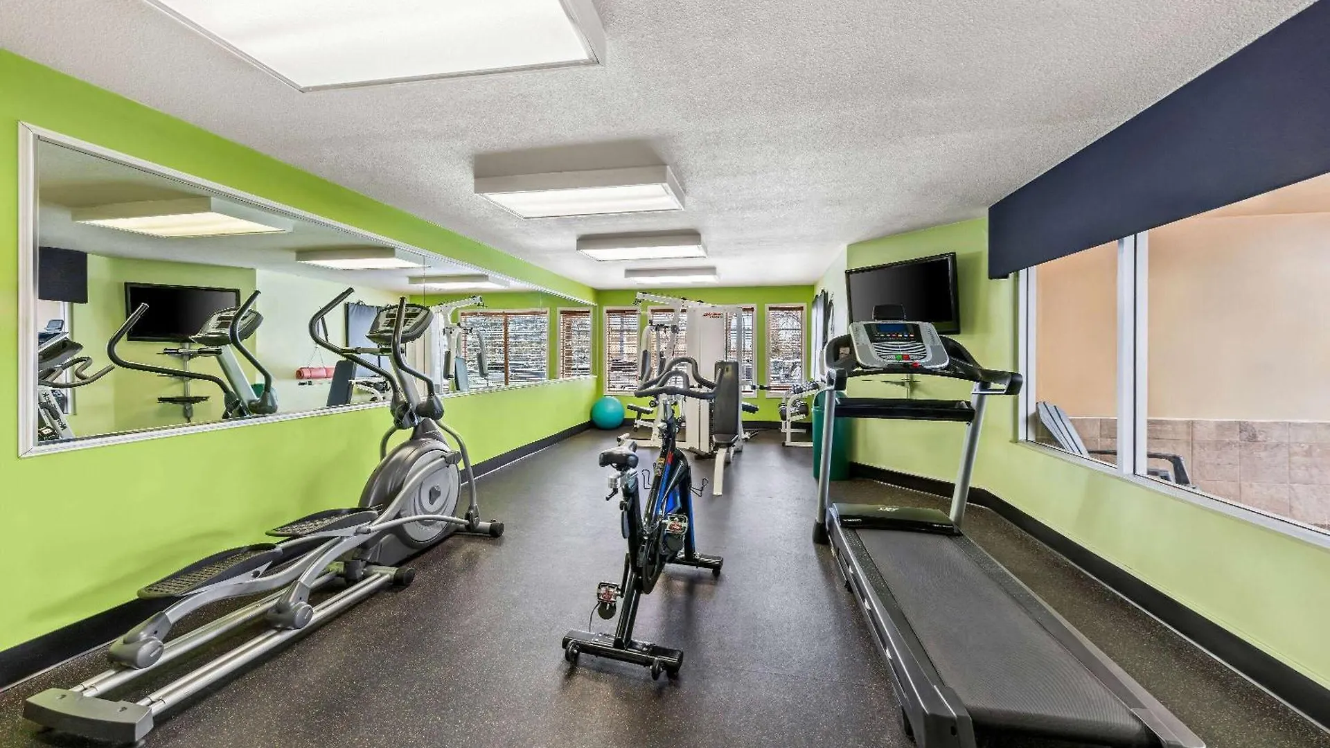 Wingate By Wyndham Calgary South Hotel