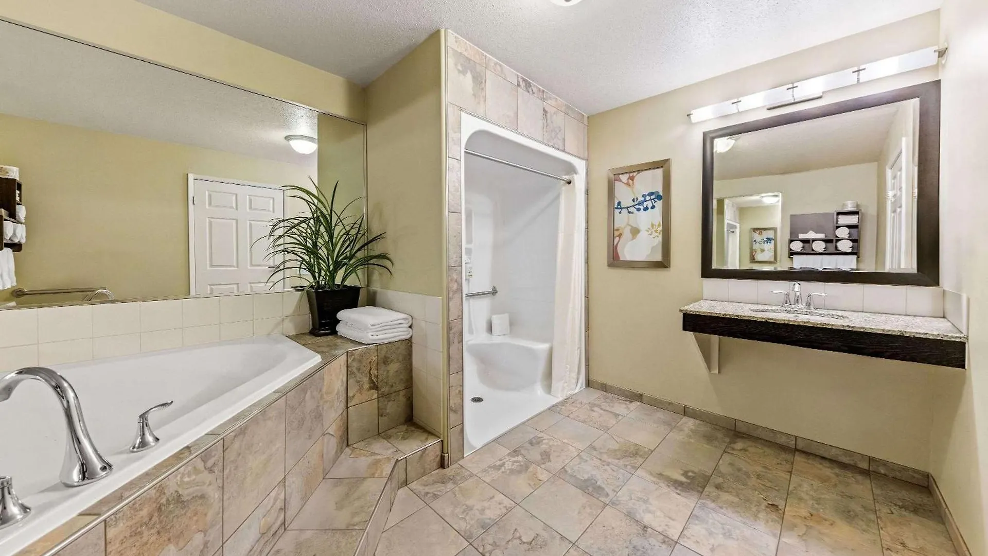 Wingate By Wyndham Calgary South Hotel