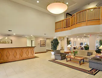 Wingate By Wyndham Calgary South Hotel